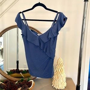 BB Dakota cold shoulder top